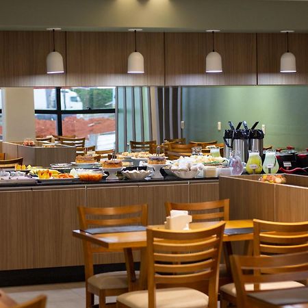 Hotel Park Valparaiso de Goias Екстериор снимка