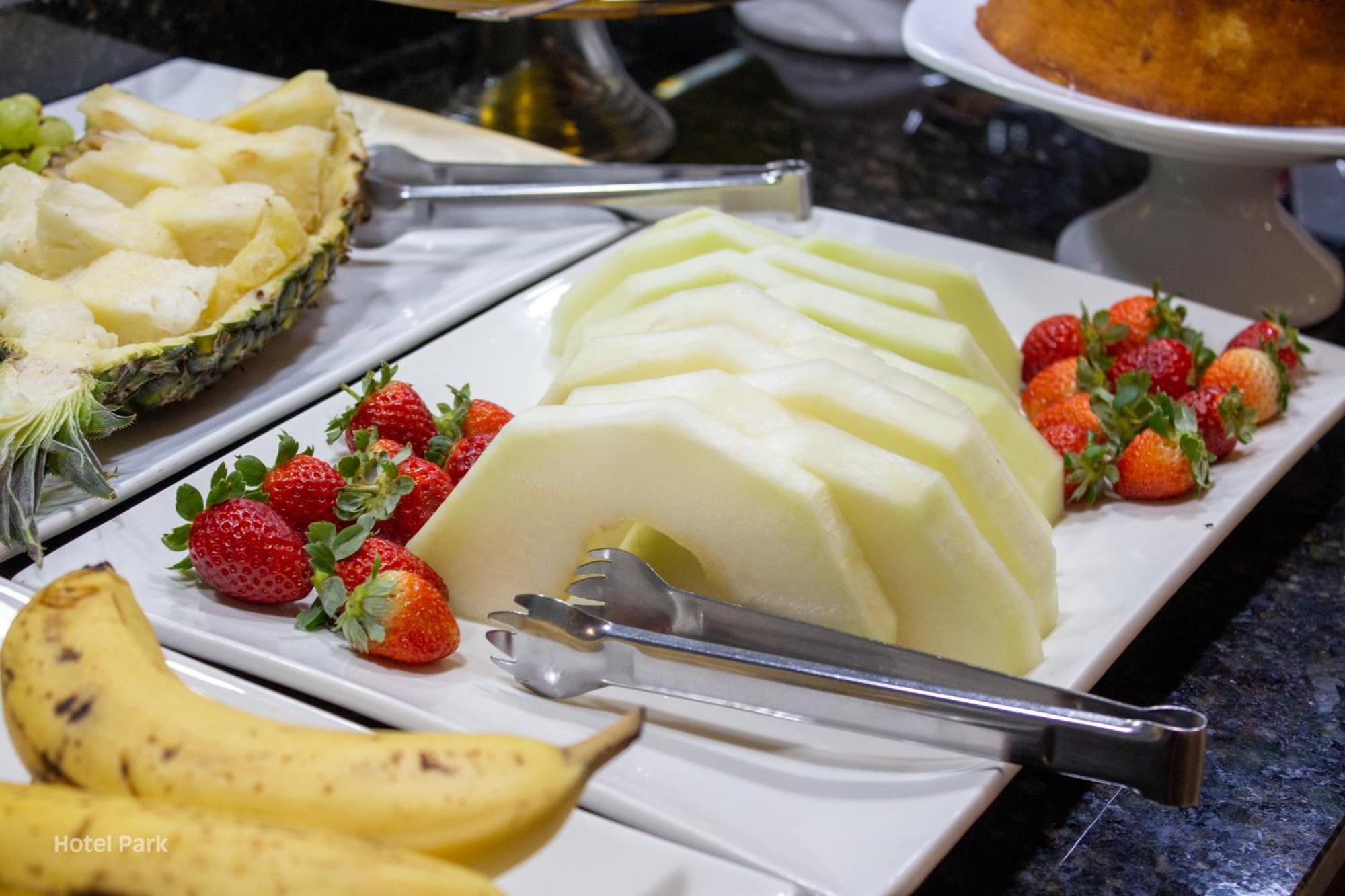 Hotel Park Valparaiso de Goias Екстериор снимка