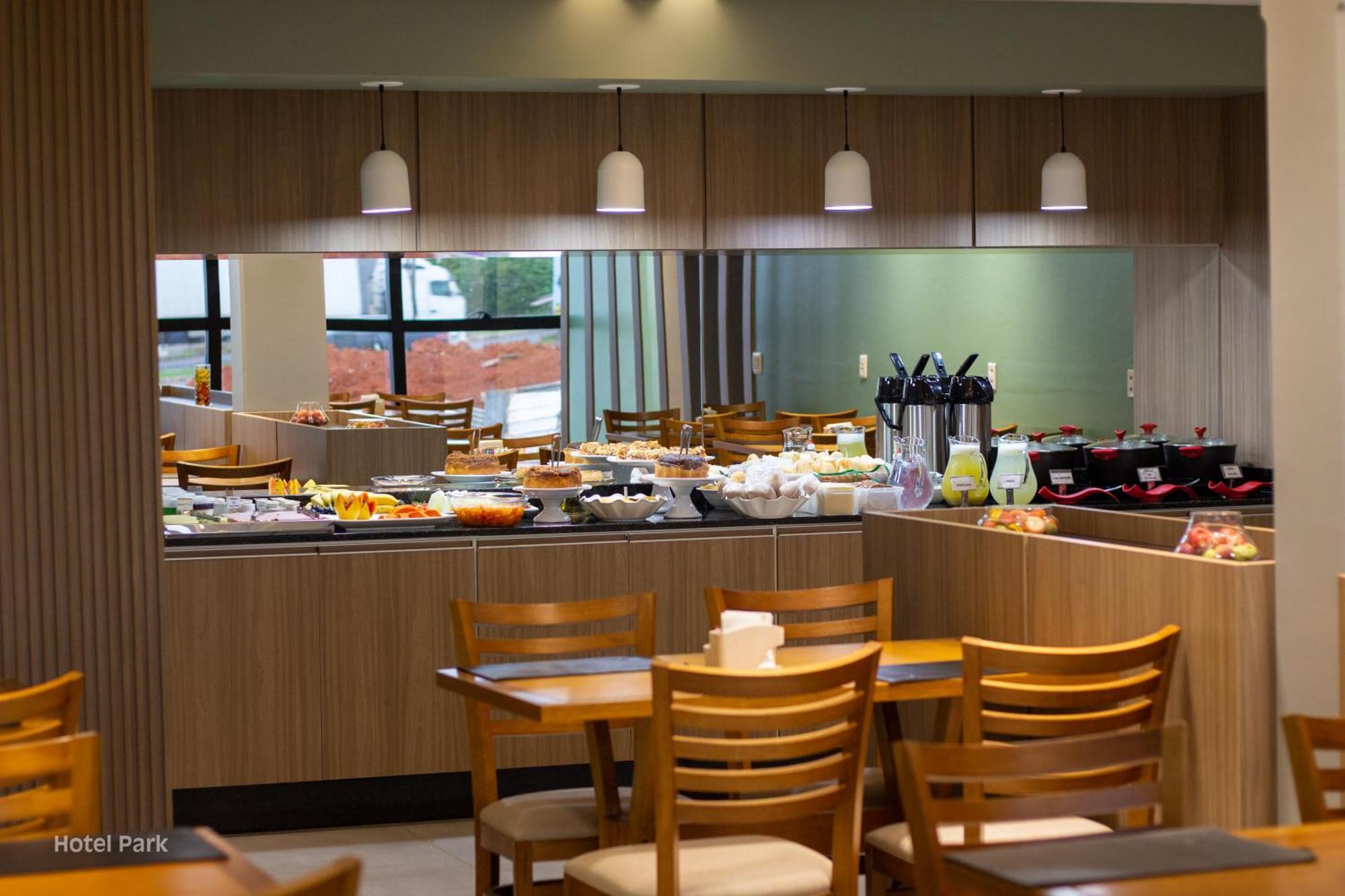 Hotel Park Valparaiso de Goias Екстериор снимка